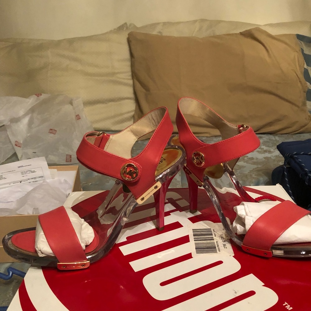 Pumps - Picture 2 of 2